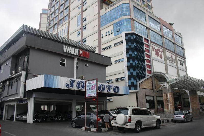 Walk Inn Miri Esterno foto
